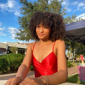 Meet your Posher, Loni